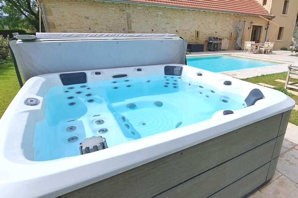 Guardian House Of Chateau Monteil With Heated Pool And Jacuzzi Villa Calviac-en-Perigord Ngoại thất bức ảnh